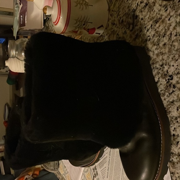 Too small - Picture 2 of 3